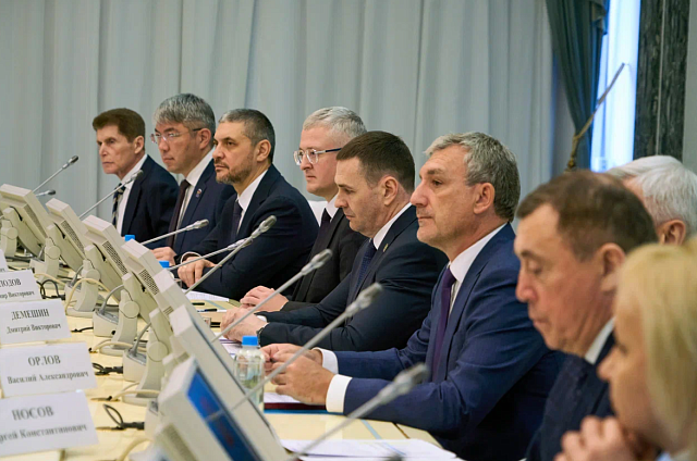 Юрий Трутнев поручил дальневосточным регионам подготовиться к паводкам и пожарам