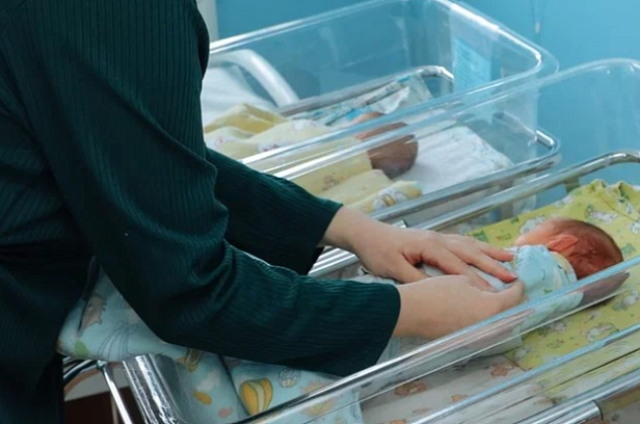 В Приамурье 261 женщина сохранила беременность благодаря поддержке медиков и психологов