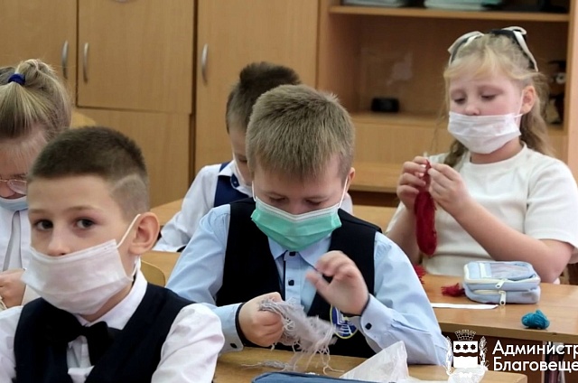 В Благовещенске отменили все детские мероприятия и ввели обязательный масочный режим