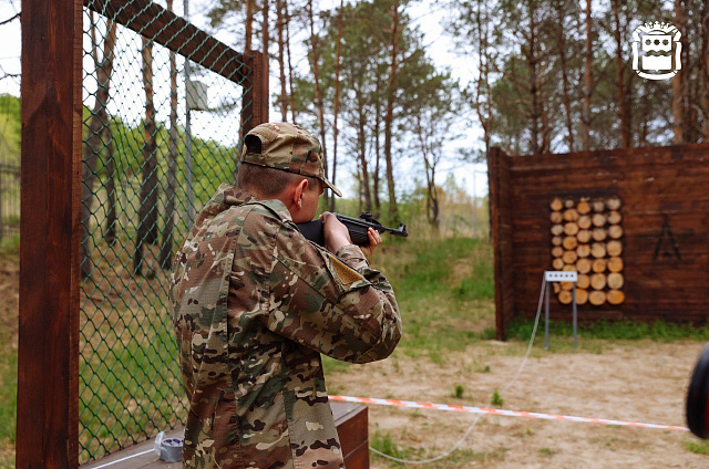 На военно-патриотические соревнования среди трудовых коллективов заявилась 21 команда