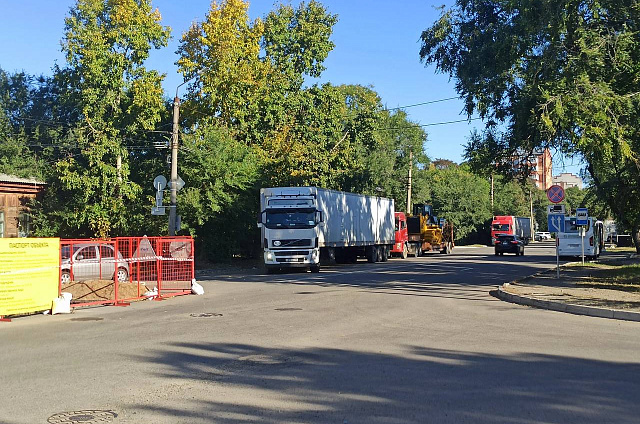 Олег Имамеев поручил заняться организацией дорожного движения рядом с торговым портом 