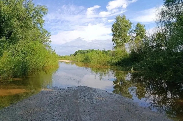 В Зейском округе ограничили проезд к селу Ивановка из-за перелива воды