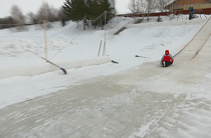 Ледовый восторг: в селе Великокнязевка возвели огромную горку