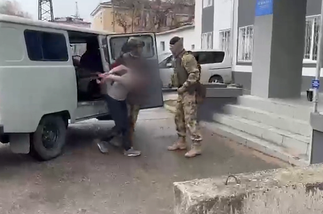 Пальба на перекрёстке: в Благовещенске задержали стрелка с травматическим пистолетом