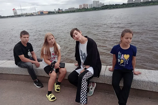 «Я принял решение забрать их»: в этом году 40 детей-сирот в Амурской области обрели новые семьи