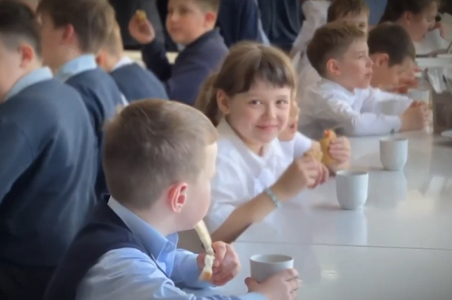 Депутаты проверили качество горячего питания в школе № 2 Благовещенска