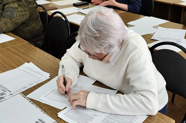 Телефоны и шпаргалки не прощают даже родителям: в Амурской области прошла акция «Сдаем вместе»