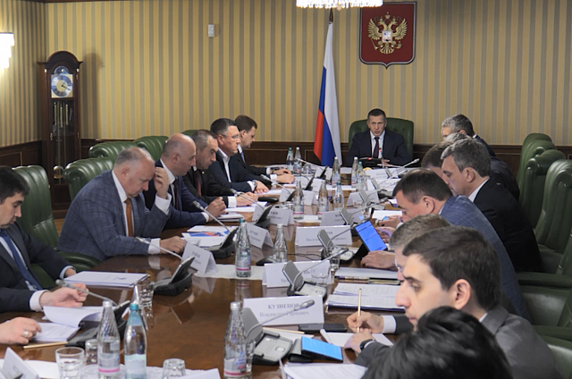 Улучшение инвестиционного климата в дальневосточных регионах обсудили на заседании в Москве
