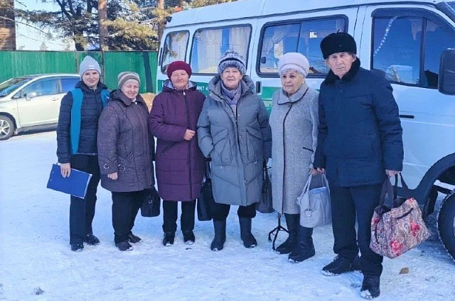 На расстоянии звонка: «мобильные бригады» в Амурской области помогают пожилым людям и инвалидам
