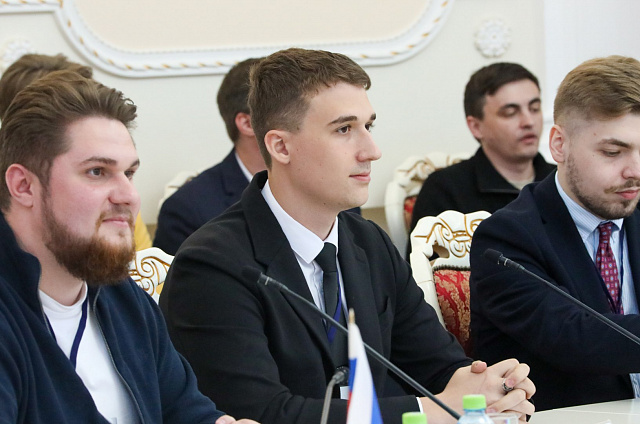 Выпускник АмГУ стал победителем конкурса «Стажёр Минобрнауки России»