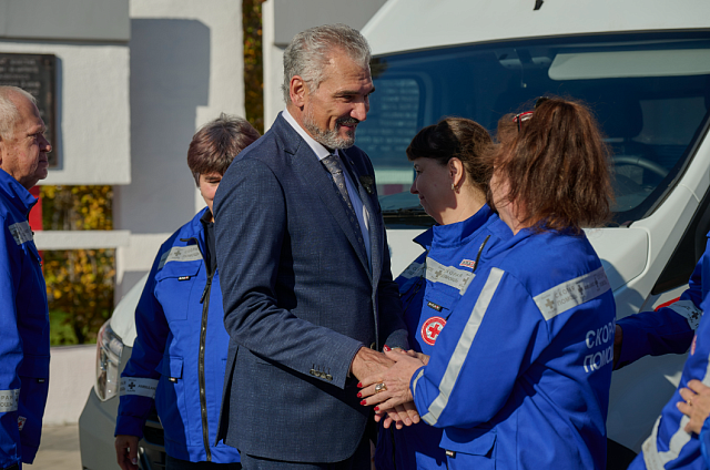 Амурский ГХК передал Свободненской больнице новые машины скорой помощи