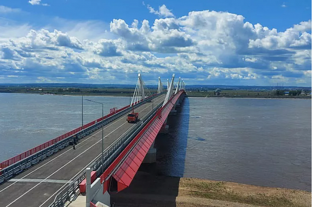 На международном мосту Благовещенск-Хэйхэ появились указатели на русском языке