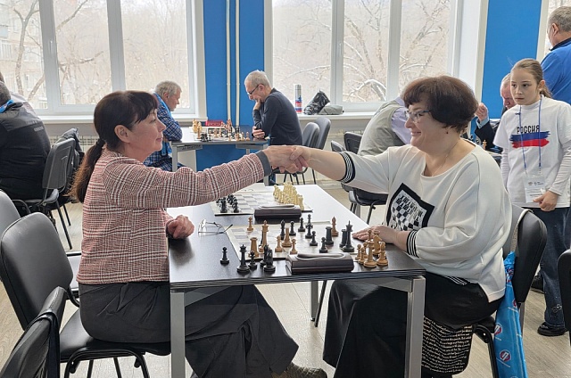 Стратегия долголетия: в Приамурье более 50 пенсионеров сразились в шахматном турнире