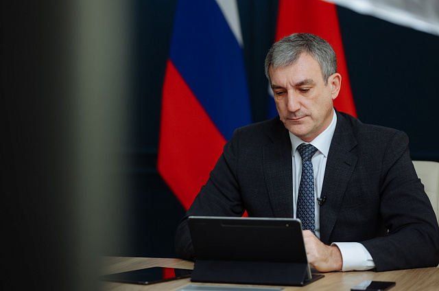 «Золотой каток» для амурских дорог: Губернатор рассказал об итогах дорожной кампании 2025 года