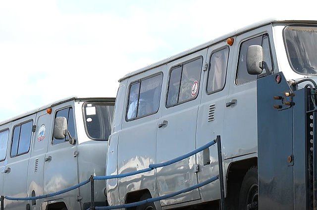 Восемь отечественных внедорожников отправились из Приамурья в зону СВО