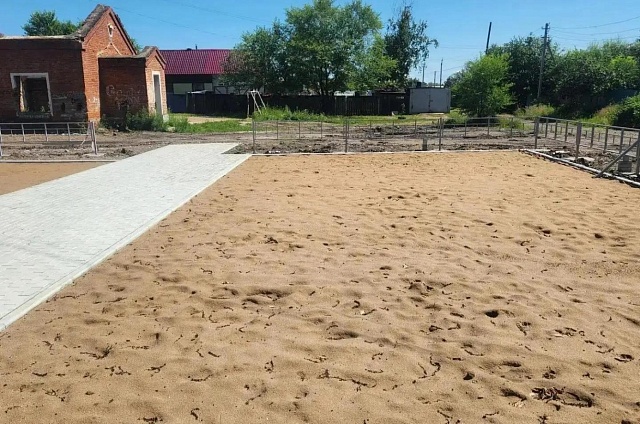 Место для игр и спорта: в Свободном обустраивают новую зону отдыха между улицами Высокая и Березовая