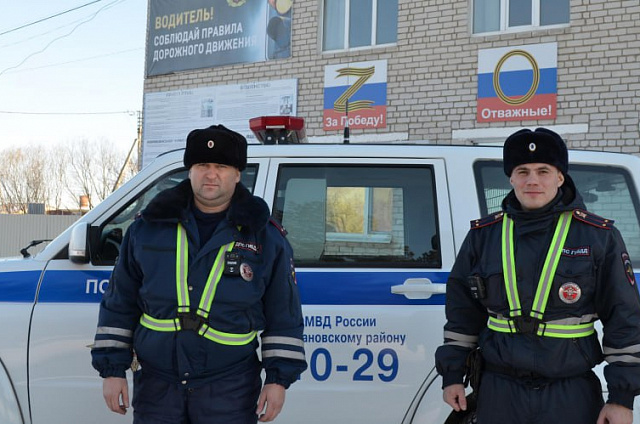 Амурские госавтоинспекторы спасли от пожара двух жителей Ивановки