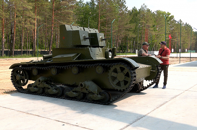 В военно-патриотическом центре «Авангард» появился раритетный танк образца 1931 года