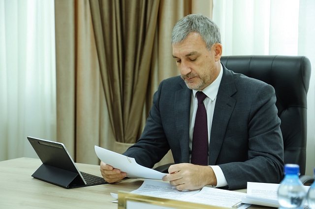 Василий Орлов лично помог семье из Домикана получить выплату на авто