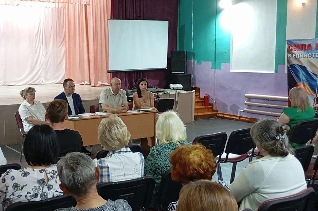 Депутат Законодательного Собрания Константин Зиновенко встретился с жителями Серышево