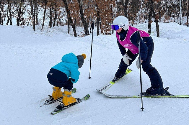 От лыж и шахмат до хоккея и футбола: куда отправиться в предпоследние выходные года в Приамурье