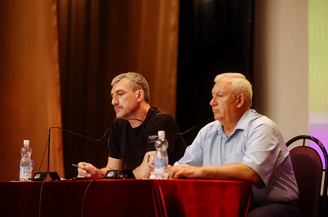 Василий Орлов поздравил глав муниципалитетов с Днём местного самоуправления