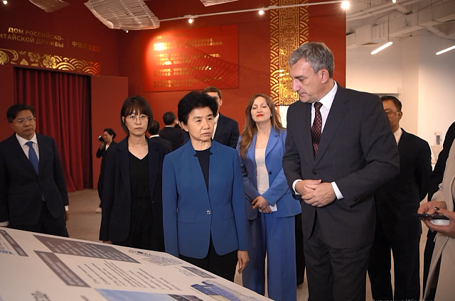 Гуманитарное сотрудничество обсудили Василий Орлов и губернатор провинции Хэйлунцзян