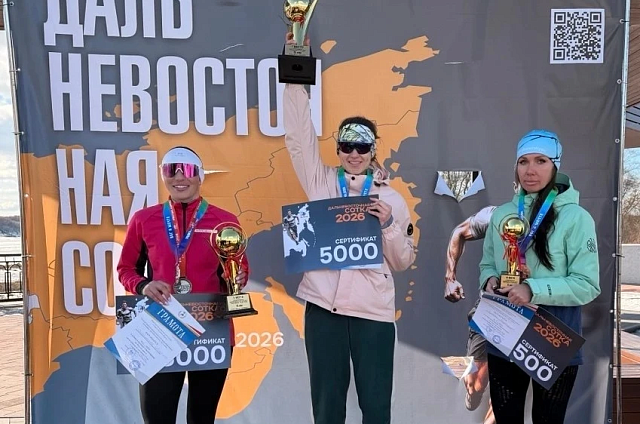 Ультрамарафон «Дальневосточная сотка» собрал на набережной Благовещенска более ста бегунов из 8 регионов