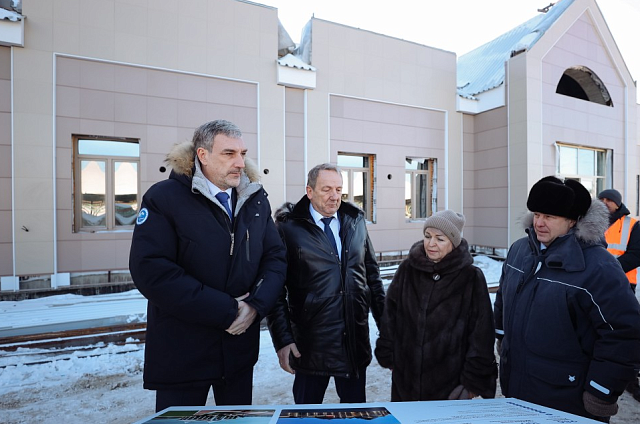 «Одна из изюминок Свободного»: новое здание вокзала строят на детской железной дороге 