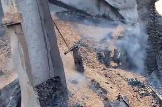 Пожар в Михайловском районе уничтожил 380 тонн зерна