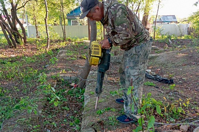 В селе Низинное рядом с Белогорском вместо пустыря появится сквер и диваны-качели