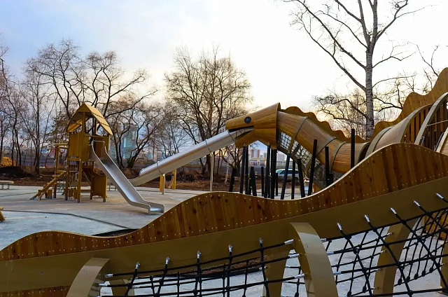  «Амурский лес» вместо чащи: в парке 40 лет ВЛКСМ появились деревянный дракон и амфитеатр