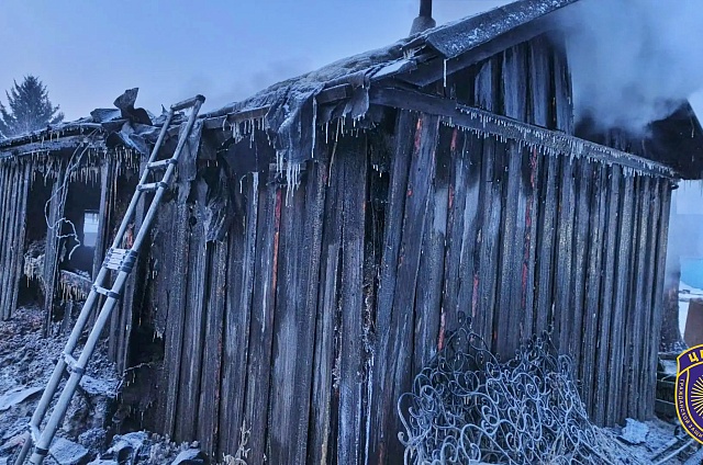 Пожилой мужчина скончался из-за пожара в селе Среднебелая