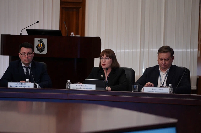 Амурская область представила на окружном совещании успешный опыт привлечения педагогов