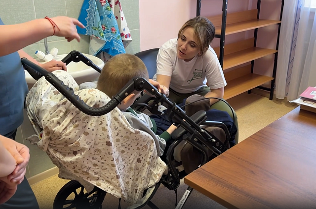 Ведущие федеральные врачи провели консилиумы для детей-сирот в Приамурье