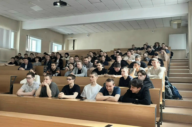 Амурские электросети приглашают студентов на оплачиваемую практику и работу