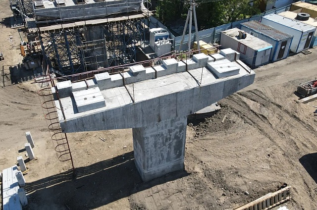 На путепроводе в Белогорске смонтировали 10 из 16 пролётов