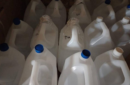 Свыше 6 тысяч литров спирта хранил благовещенец в своём гараже